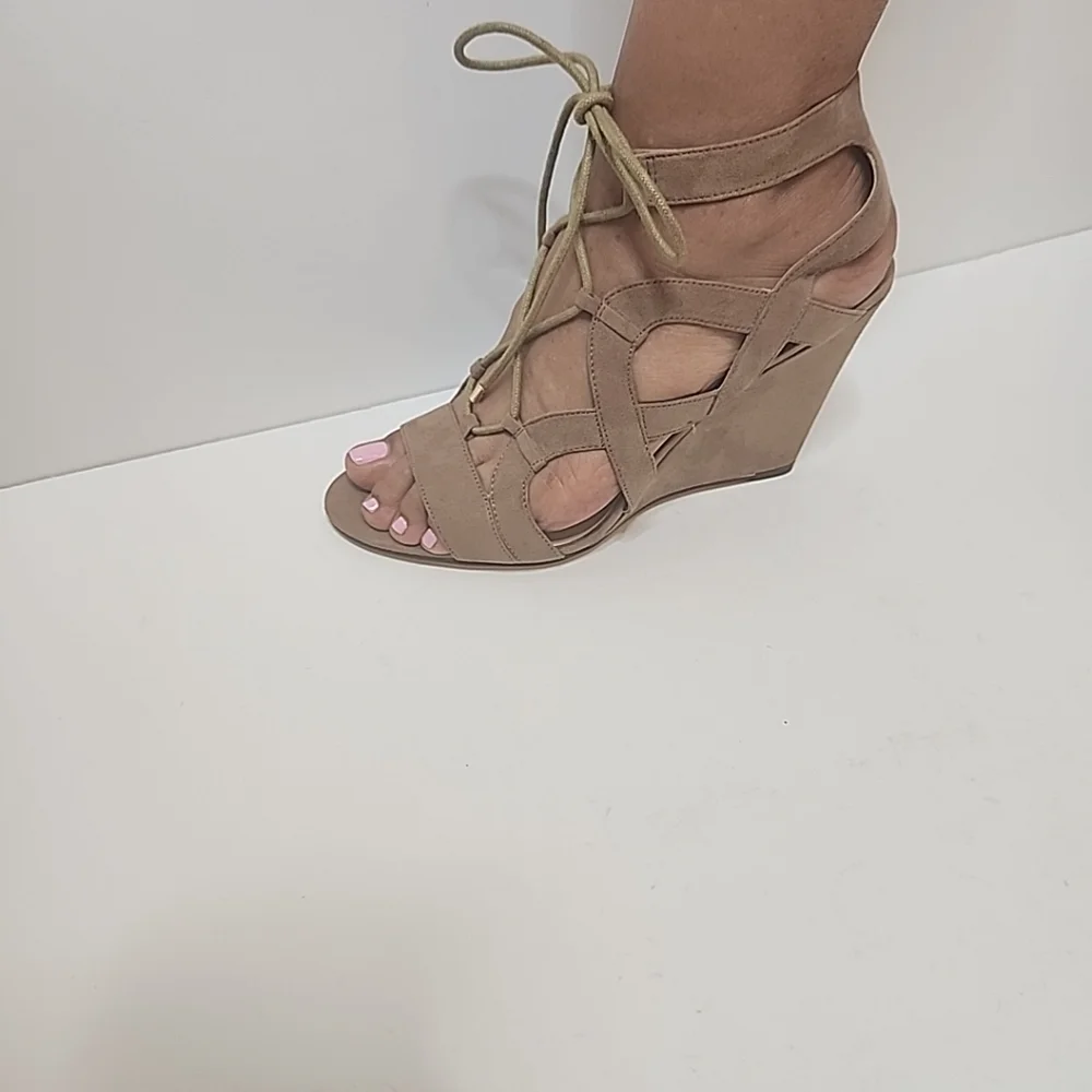 Nine West Women's Tan Beige Pasa Suede Lace Up Wedge Sandals Size 9